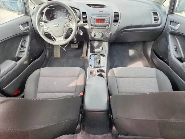 3KPFK4A7XHE154046 2017 KIA FORTE - Image 8