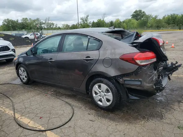 3KPFK4A7XHE156203 2017 KIA FORTE - Image 2