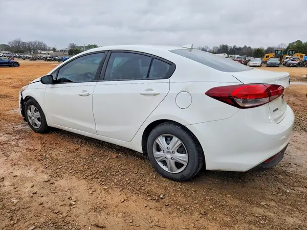 3KPFK4A7XHE156265 2017 KIA FORTE - Image 2