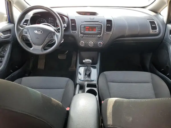 3KPFK4A7XHE156282 2017 KIA FORTE - Image 8
