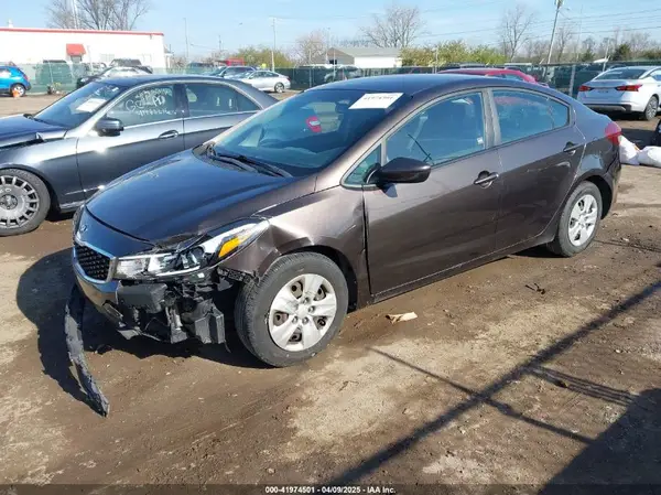3KPFK4A7XHE156816 2017 KIA FORTE - Image 2