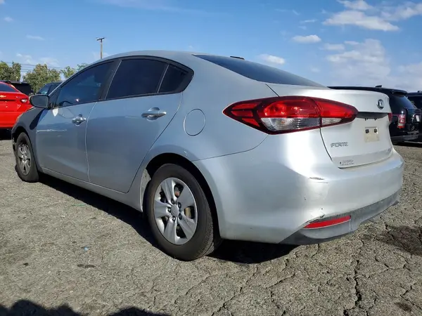 3KPFK4A7XHE156993 2017 KIA FORTE - Image 2