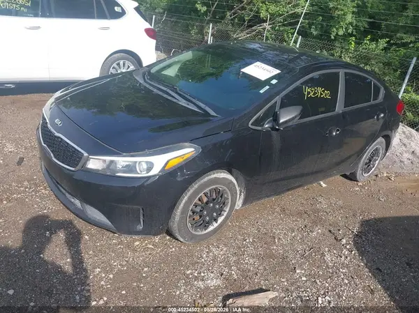 3KPFK4A7XHE158341 2017 KIA FORTE - Image 2