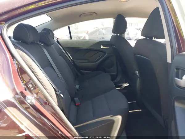 3KPFK4A7XHE158758 2017 KIA FORTE - Image 8