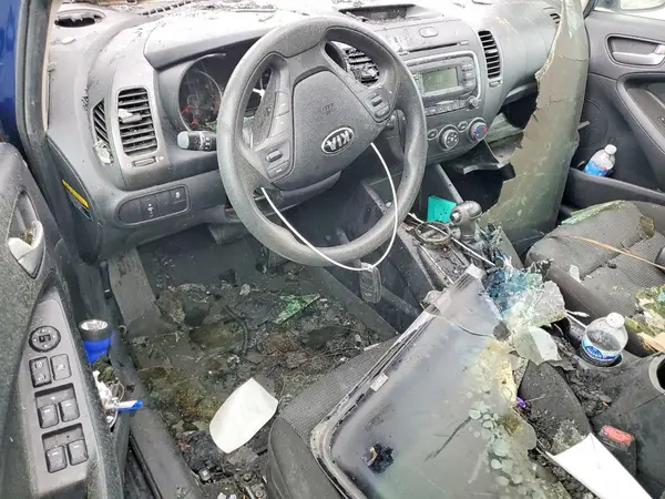 3KPFK4A7XHE158906 2017 KIA FORTE - Image 8