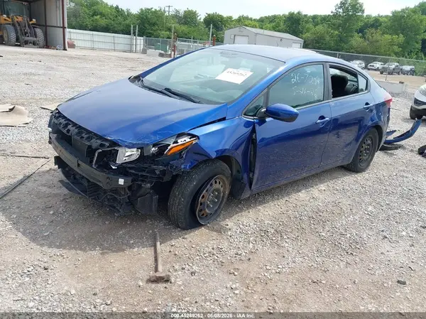 3KPFK4A7XHE159019 2017 KIA FORTE - Image 2