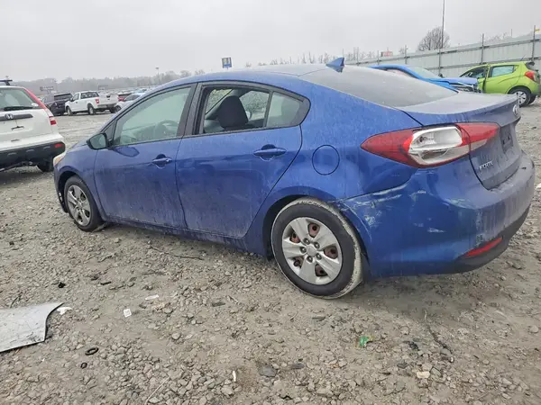 3KPFK4A7XHE161076 2017 KIA FORTE - Image 2