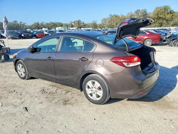 3KPFK4A7XJE165733 2018 KIA FORTE - Image 2