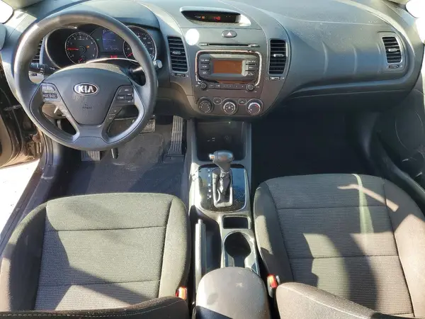 3KPFK4A7XJE165733 2018 KIA FORTE - Image 8