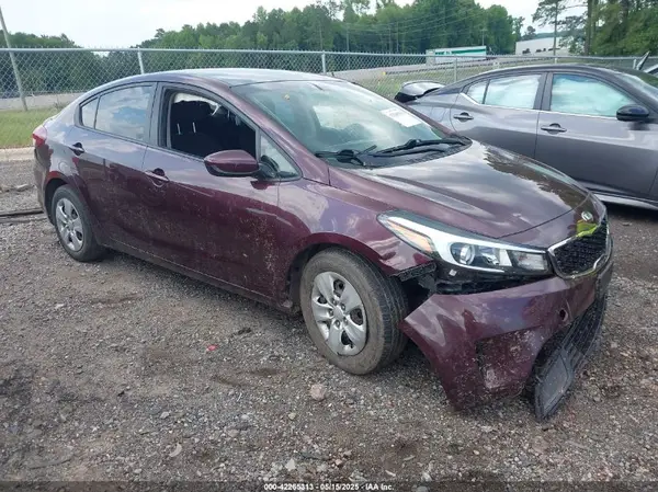 3KPFK4A7XJE167109 2018 KIA FORTE - Image 1