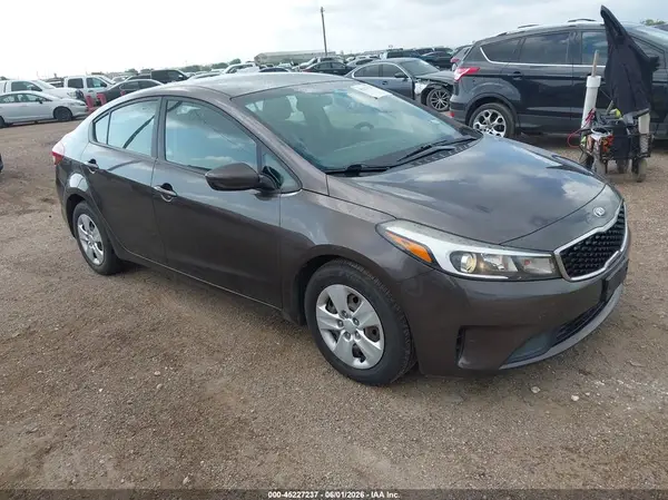 3KPFK4A7XJE168504 2018 KIA FORTE - Image 1