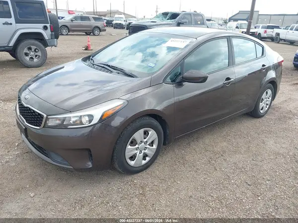 3KPFK4A7XJE168504 2018 KIA FORTE - Image 2