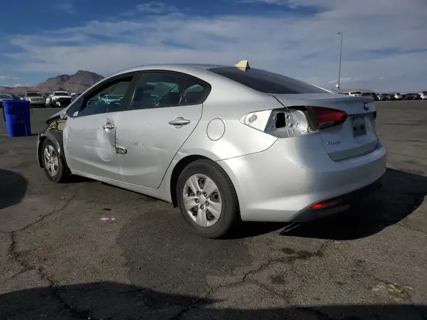 3KPFK4A7XJE168843 2018 KIA FORTE - Image 2