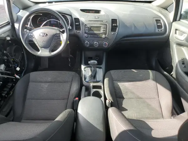 3KPFK4A7XJE168843 2018 KIA FORTE - Image 8