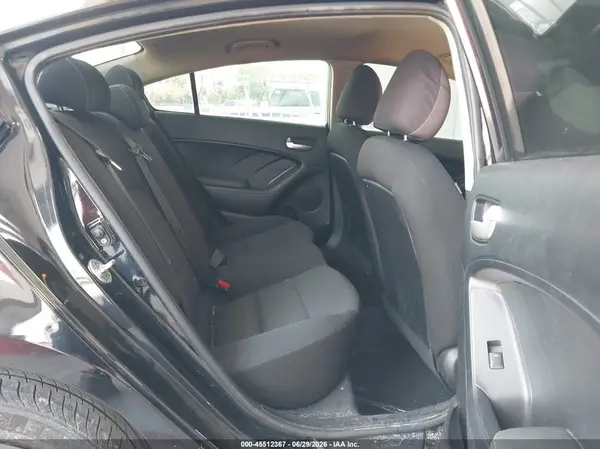 3KPFK4A7XJE168891 2018 KIA FORTE - Image 8