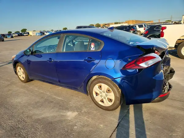 3KPFK4A7XJE169779 2018 KIA FORTE - Image 2
