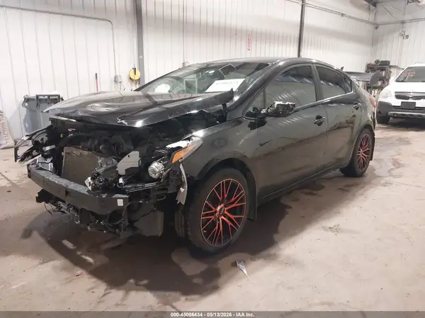 3KPFK4A7XJE170284 2018 KIA FORTE - Image 2