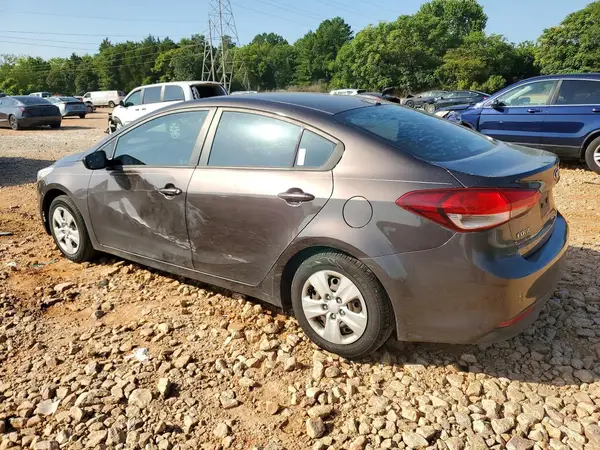 3KPFK4A7XJE175355 2018 KIA FORTE - Image 2