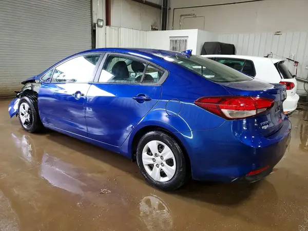3KPFK4A7XJE177607 2018 KIA FORTE - Image 2