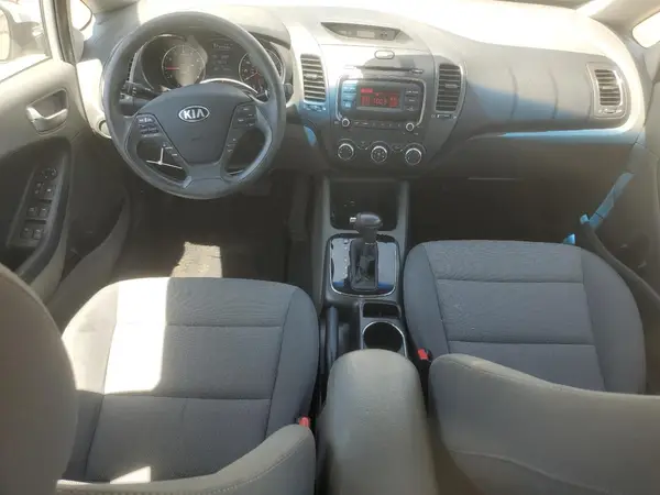 3KPFK4A7XJE181527 2018 KIA FORTE - Image 8