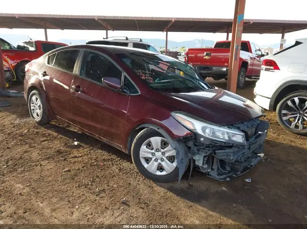 3KPFK4A7XJE182161 2018 KIA FORTE - Image 1