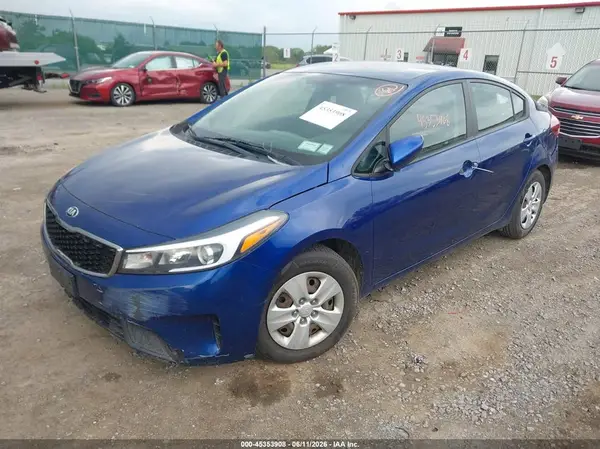 3KPFK4A7XJE183312 2018 KIA FORTE - Image 2