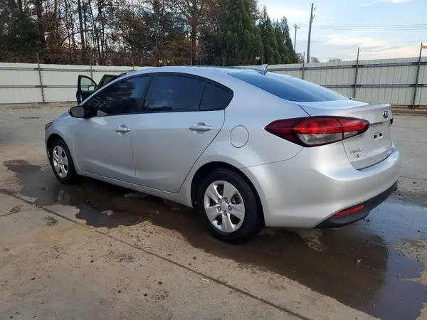 3KPFK4A7XJE184346 2018 KIA FORTE - Image 2