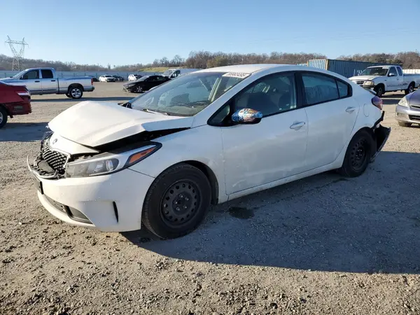 3KPFK4A7XJE185223 2018 KIA FORTE - Image 1