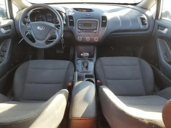 3KPFK4A7XJE185223 2018 KIA FORTE - Image 8