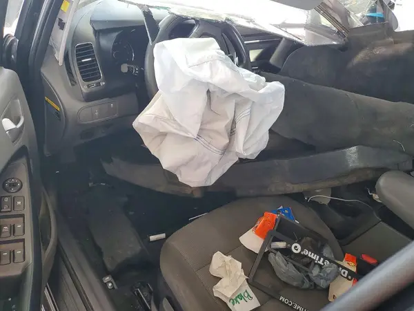 3KPFK4A7XJE187151 2018 KIA FORTE - Image 8