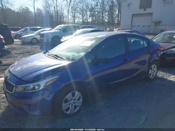 3KPFK4A7XJE188493 2018 KIA FORTE - Image 2