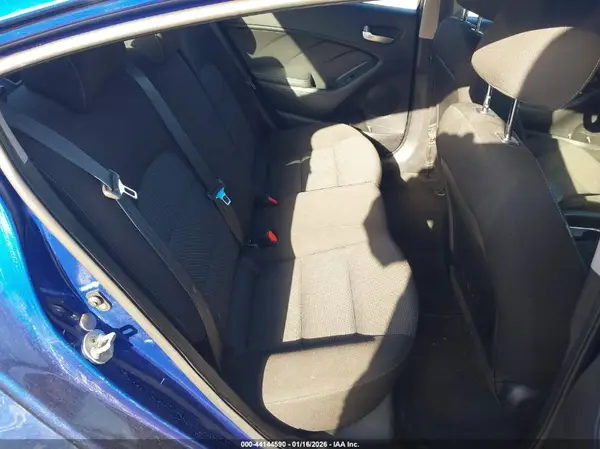 3KPFK4A7XJE188493 2018 KIA FORTE - Image 8