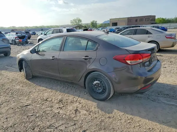 3KPFK4A7XJE189126 2018 KIA FORTE - Image 2