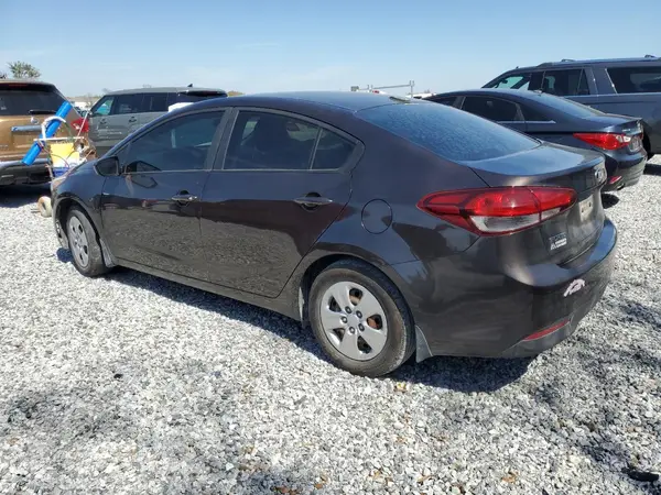 3KPFK4A7XJE190065 2018 KIA FORTE - Image 2