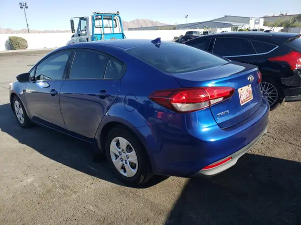 3KPFK4A7XJE192754 2018 KIA FORTE - Image 2