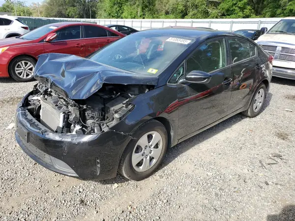 3KPFK4A7XJE194147 2018 KIA FORTE - Image 1