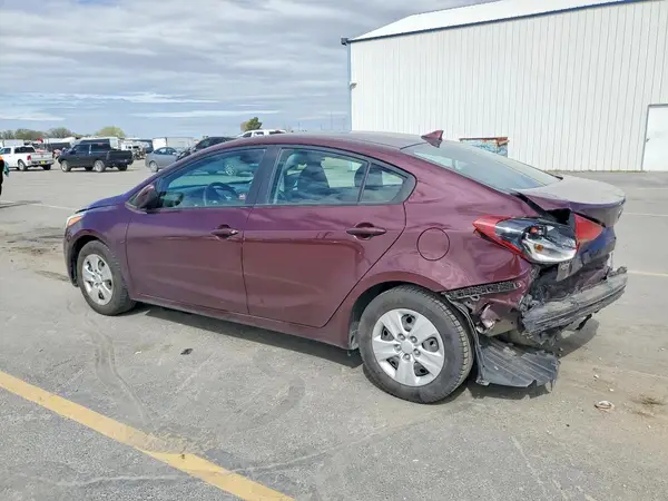 3KPFK4A7XJE194620 2018 KIA FORTE - Image 2