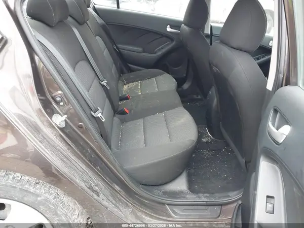 3KPFK4A7XJE197212 2018 KIA FORTE - Image 8