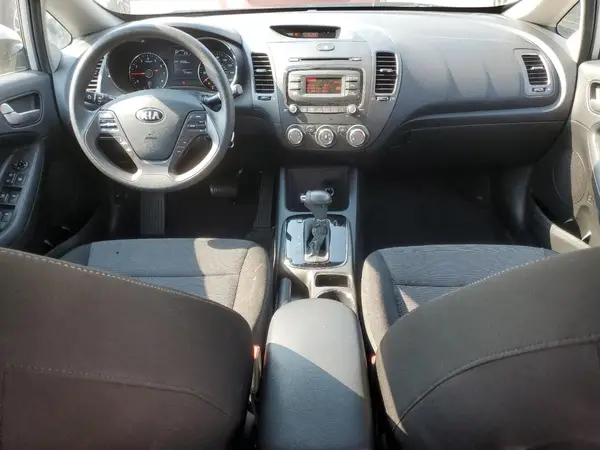 3KPFK4A7XJE203171 2018 KIA FORTE - Image 8