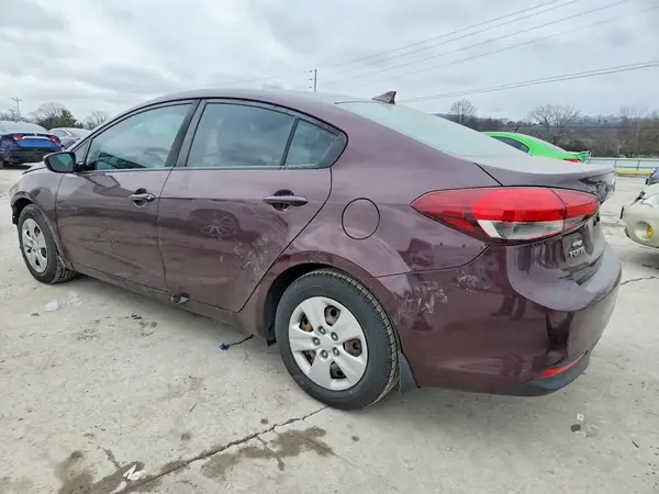 3KPFK4A7XJE204305 2018 KIA FORTE - Image 2