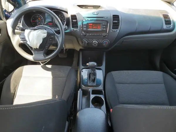 3KPFK4A7XJE207446 2018 KIA FORTE - Image 8