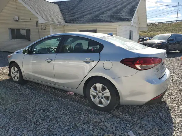 3KPFK4A7XJE208063 2018 KIA FORTE - Image 2