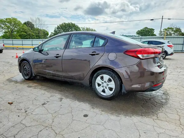 3KPFK4A7XJE208404 2018 KIA FORTE - Image 2