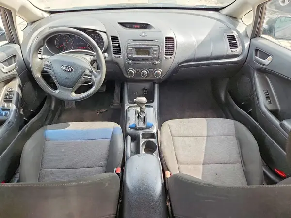 3KPFK4A7XJE208404 2018 KIA FORTE - Image 8
