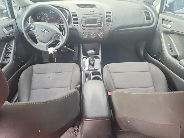 3KPFK4A7XJE208953 2018 KIA FORTE - Image 8