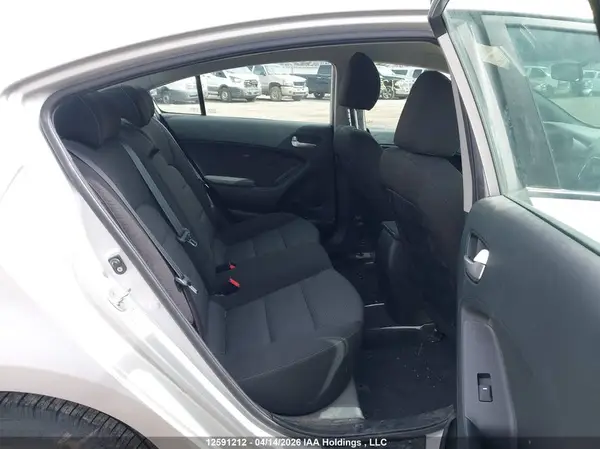 3KPFK4A7XJE209004 2018 KIA FORTE - Image 8