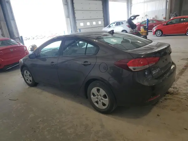 3KPFK4A7XJE212064 2018 KIA FORTE - Image 2