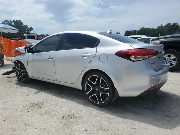 3KPFK4A7XJE212291 2018 KIA FORTE - Image 2