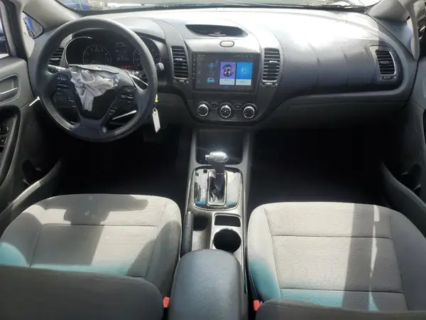 3KPFK4A7XJE212291 2018 KIA FORTE - Image 8