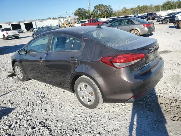 3KPFK4A7XJE212548 2018 KIA FORTE - Image 2